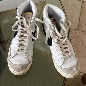 Nike Blazers 8.5 men’s